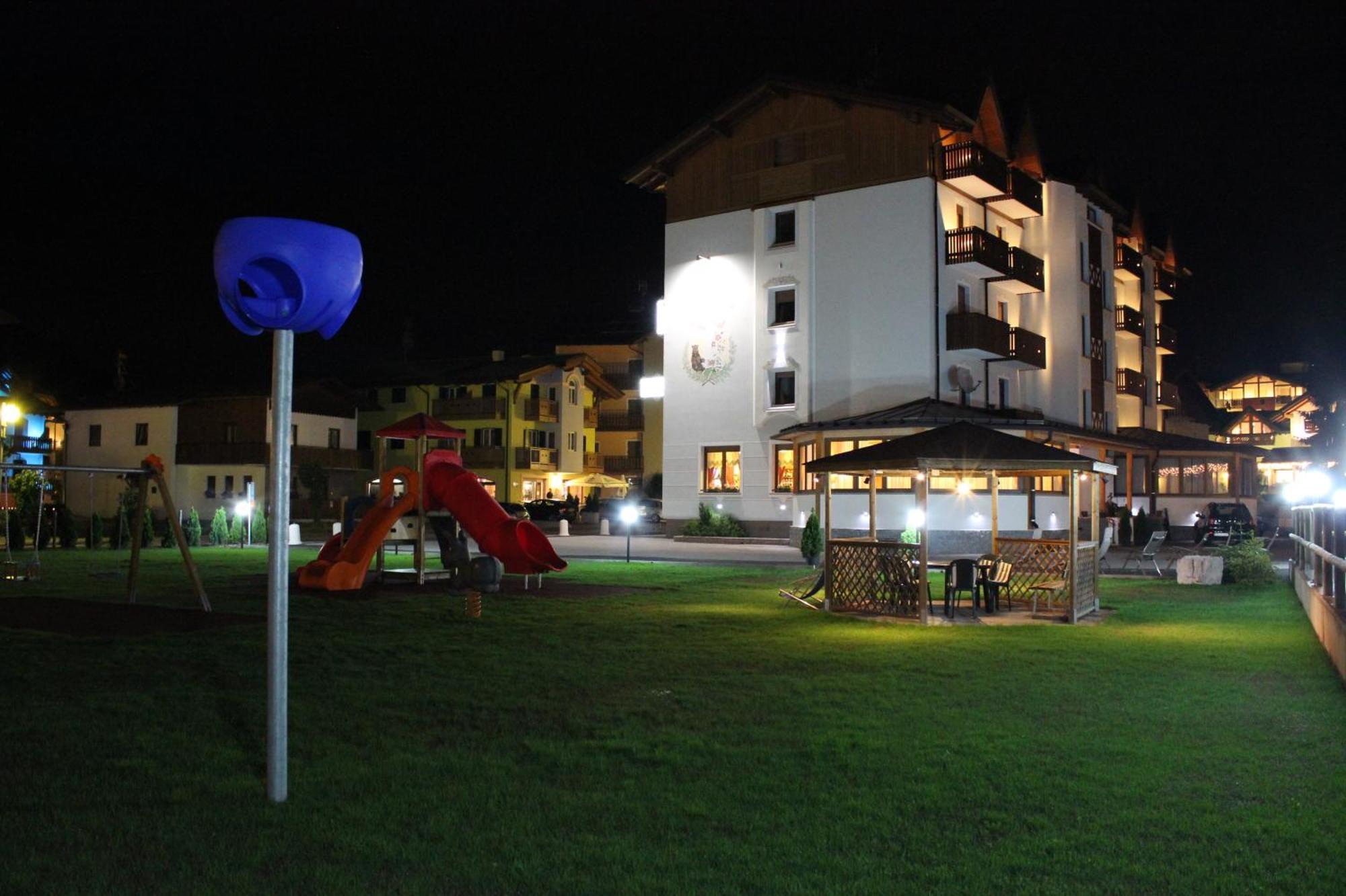 Hotel Rosa Alpina Andalo Exterior photo